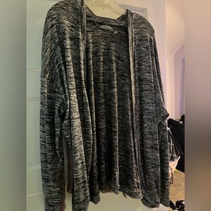 Athleta Cacoon Cardigan with v shape cutout at back of neck, Size Large.